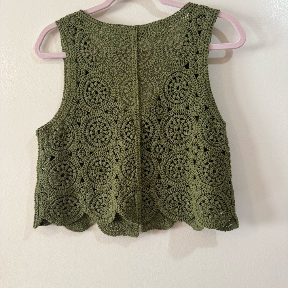 Elegant Olive Green Crochet Crop Vest Top - Picture 3 of 3